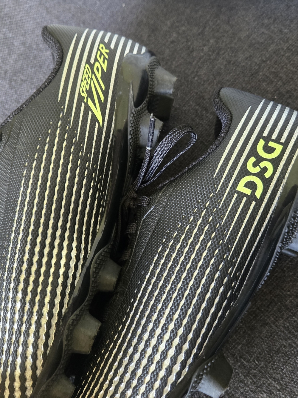 DSG Speed Viper Boys Black & Neon Yellow Soccer Cleats Size 3.5